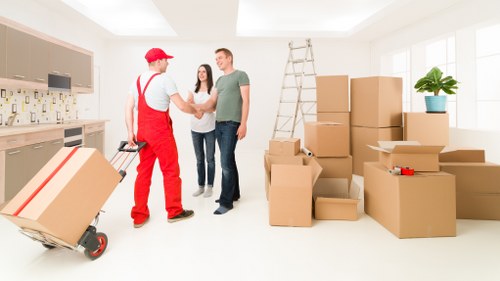 Secure transport of household items in a removal van